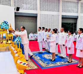 พิธีถวายเครื่องราชสักการะและวางพานพุ่ม และพิธีจุดเทียนถวายพระพรชัยมงคลเนื่องในวันเฉลิมพระชนมพรรษาพระบาทสมเด็จพระนางเจ้าสิริกิติ์ พระบรมราชินีนาถ พระบรมราชชนนีพันปีหลวง 